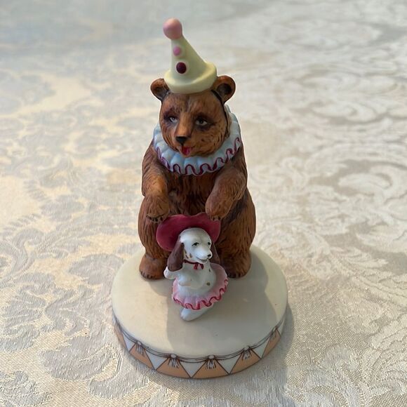 Vintage 1983 Wallace Berrie Circus Royale #9611 Bear with Dog EVC - Picture 2 of 12